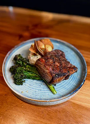 Steak-Feature_Mobile Juicy Steak with garlic mash potatoes and seasonal vegetable